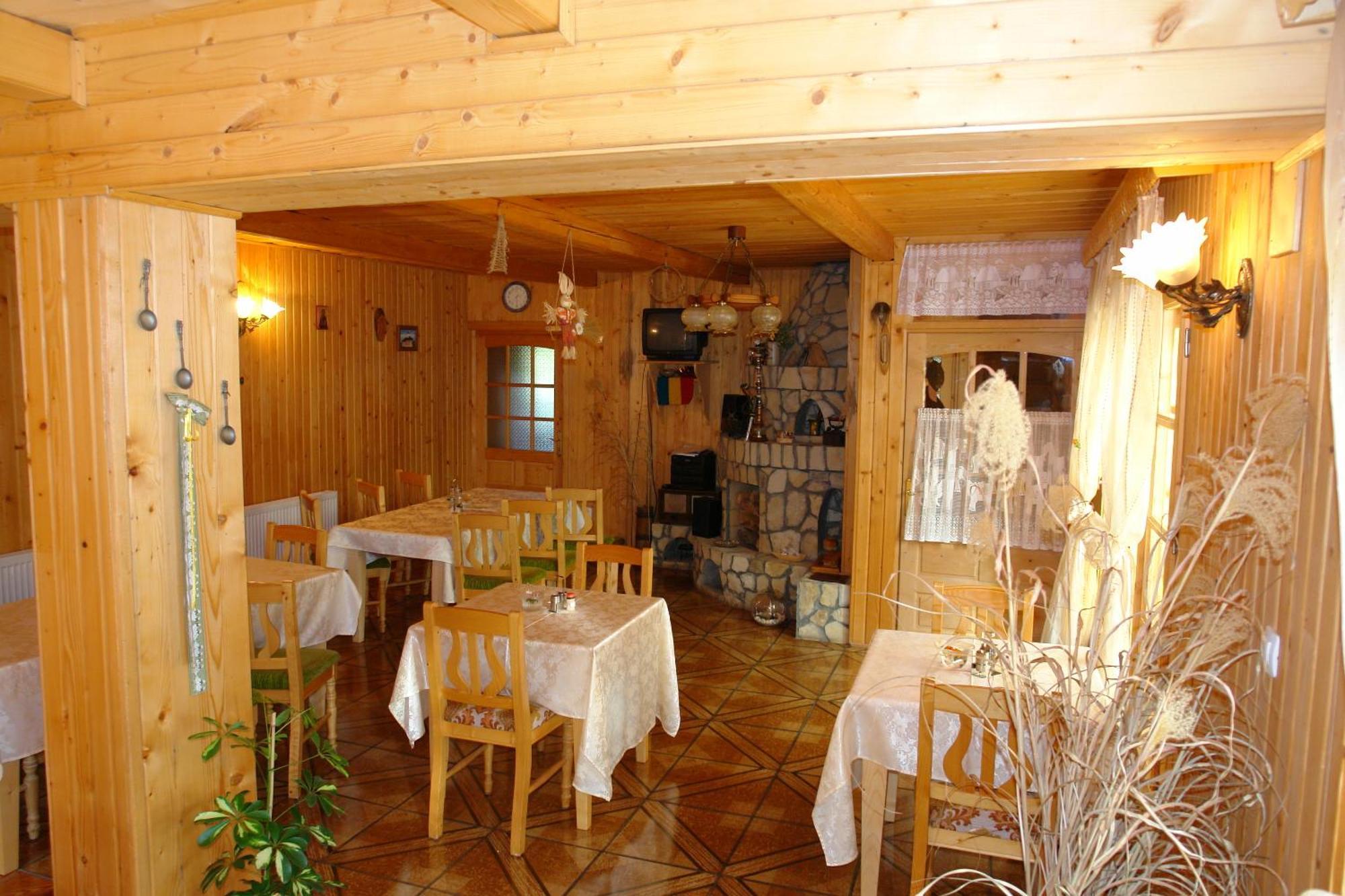 Pension Crizantema Vatra Moldoviţei Exterior foto